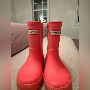 Hunter toddler size 6 Coral Rain Boots